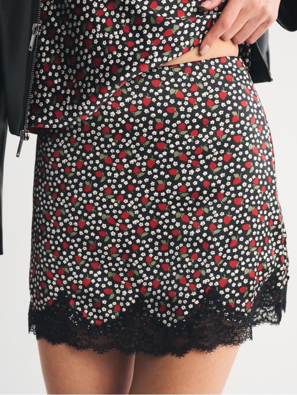 Abercrombie & Fitch Floral Lace Trim Mini Skirt